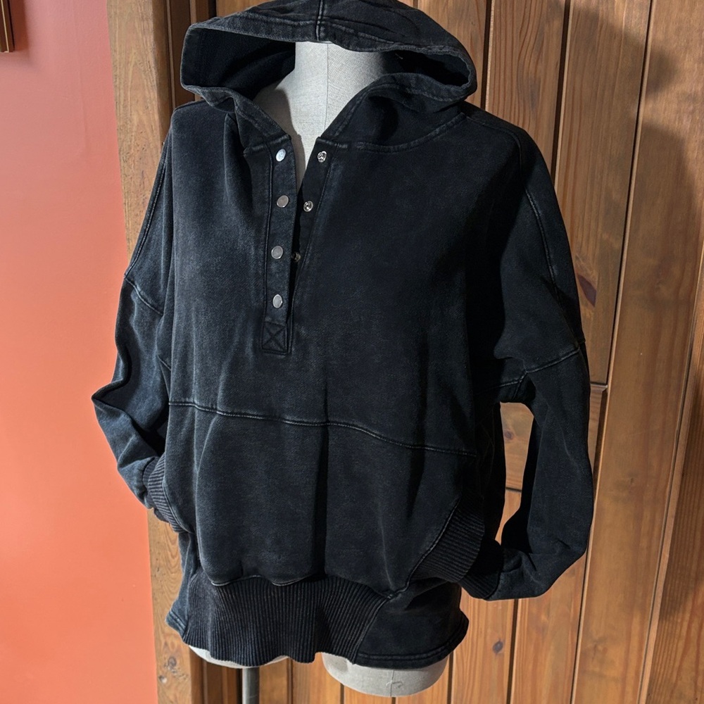 Black Acid Wash Women’s Vintage Oversized Hooded Sweatshirt Size M